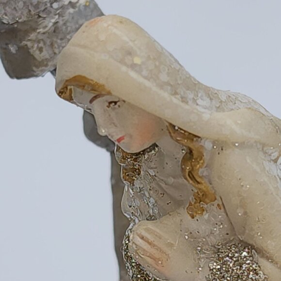 Nativity Scene Figurine With Holy Family And Stable Glitter Accents 7in Tall - Picture 8 of 11